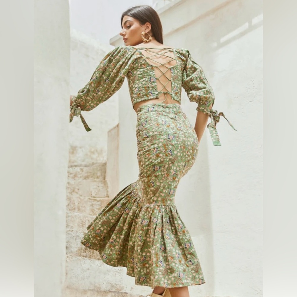 EDDY LAUREN FLUTED FULLY EMBROIDERED PEPLUM SKIRT. SIZE 2. GORGEOUS! - Picture 3 of 16